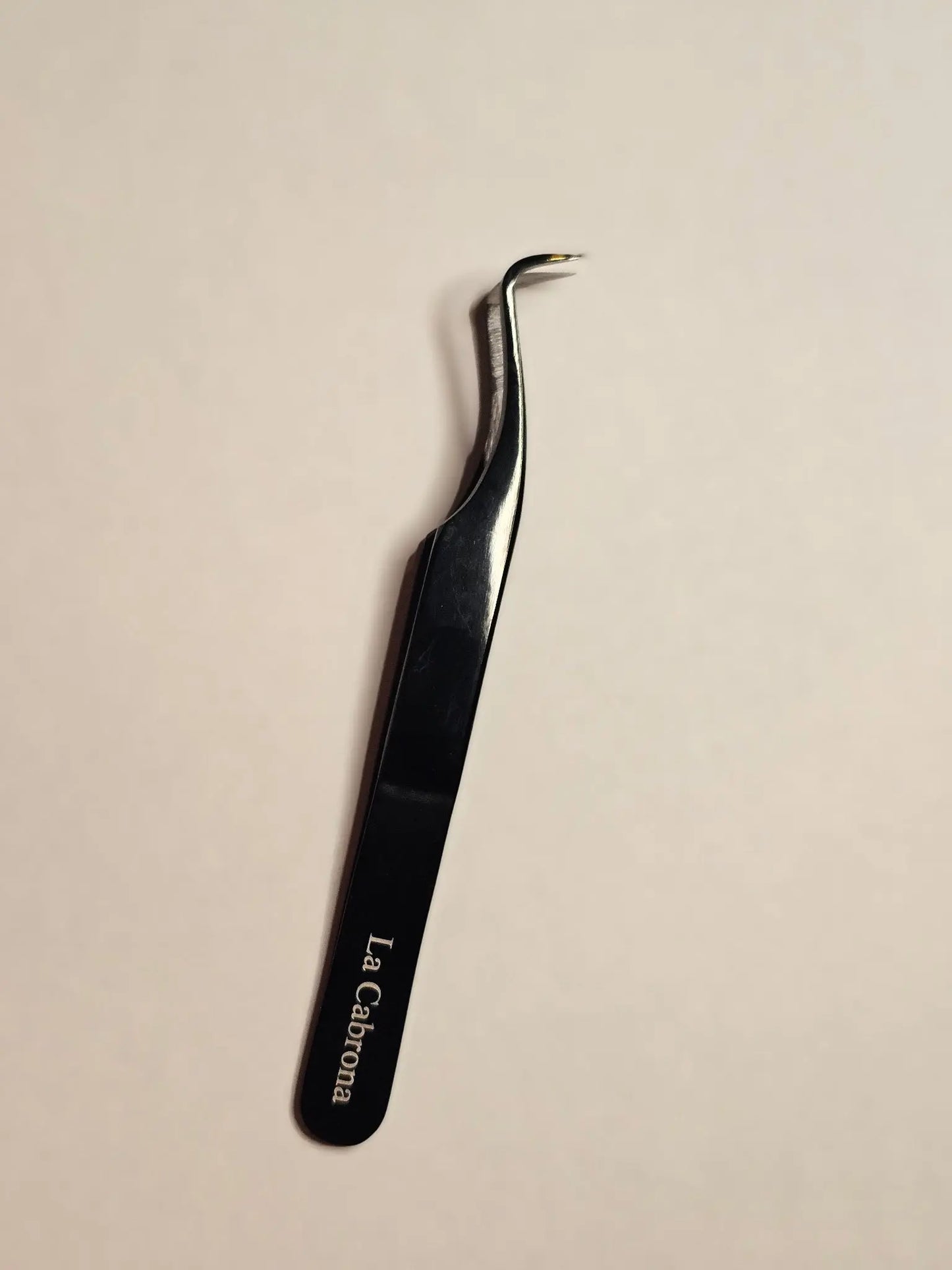 La Cabrona Curve Tweezers Sinners Vice Lashes